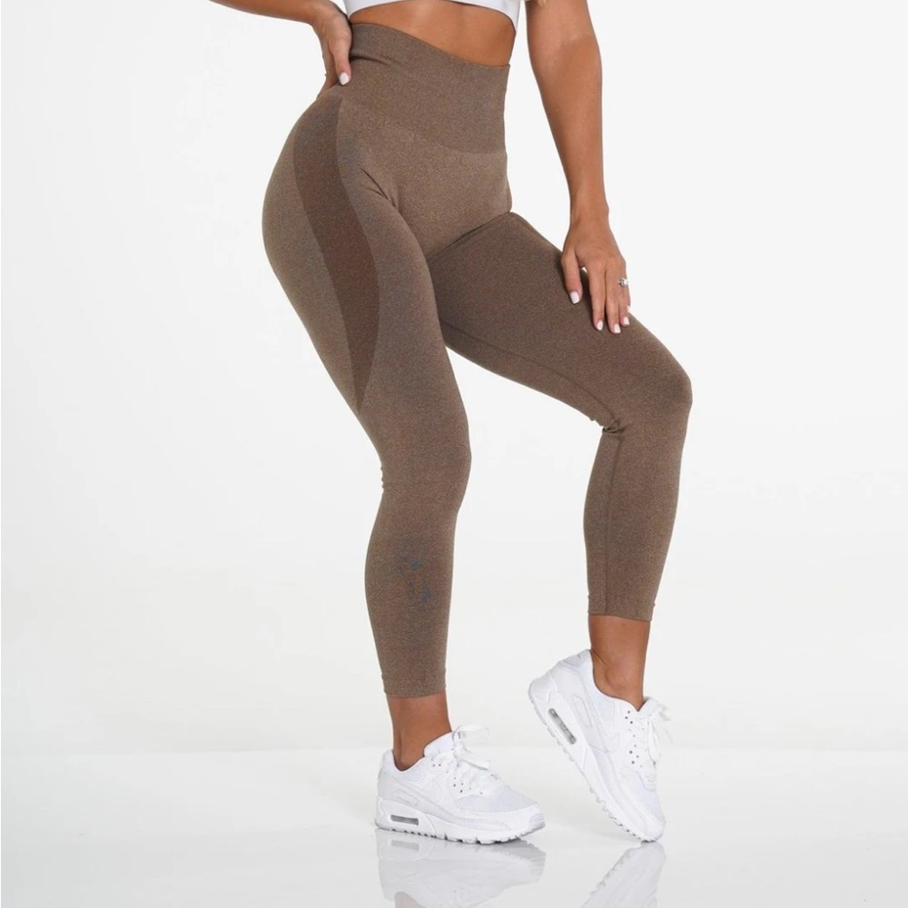 XL Never Worn Mocha Brown High-Waisted Contour Seamless Scrunch Leggings